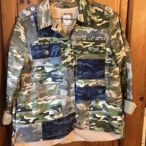 Fun feminine camo utility jacket GAP LARGE New, no tags.